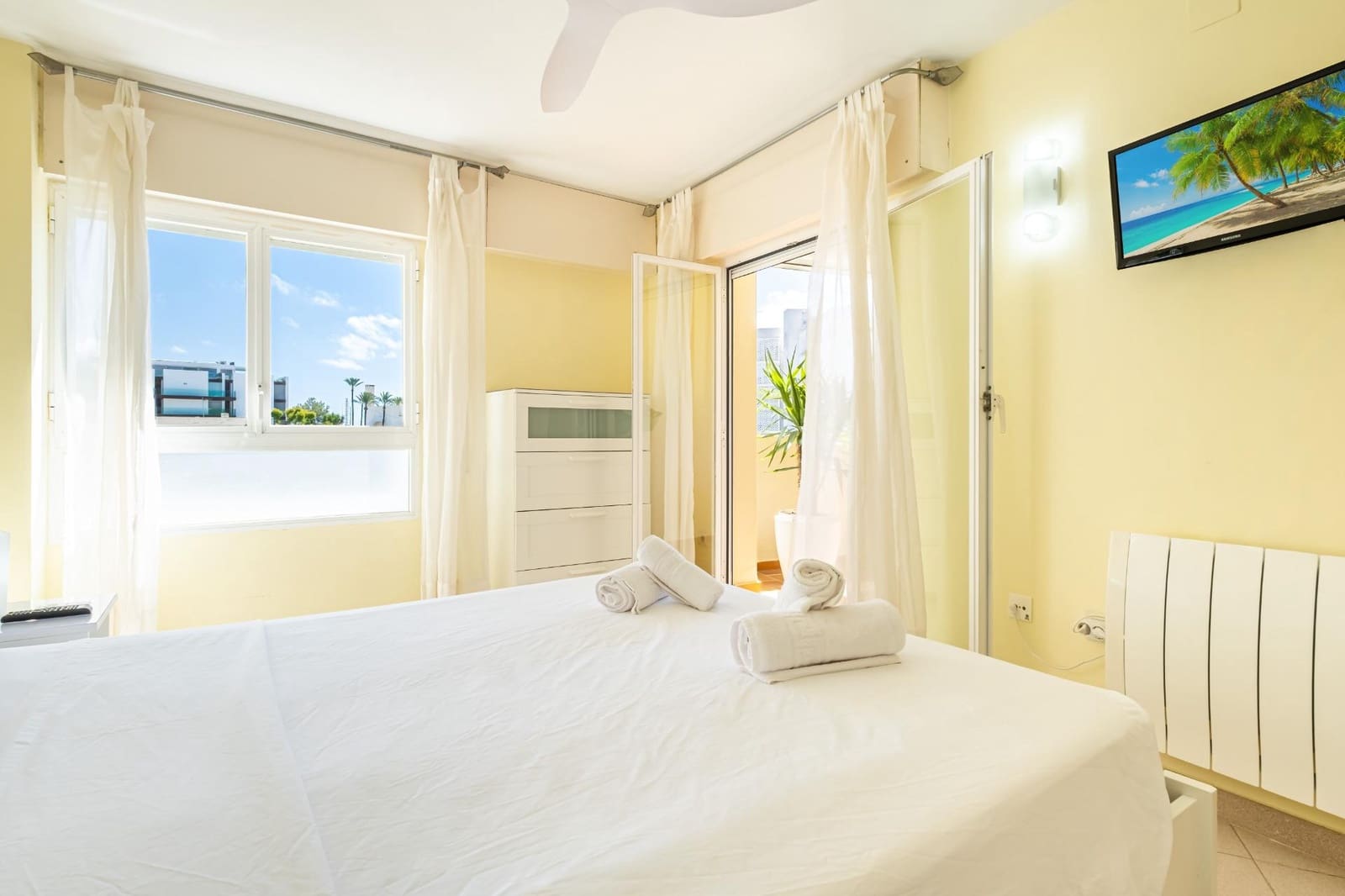 2 sovrum Lägenhet att hyra i Arenal med pool garage - 1 600 € (Ref: 10075657)