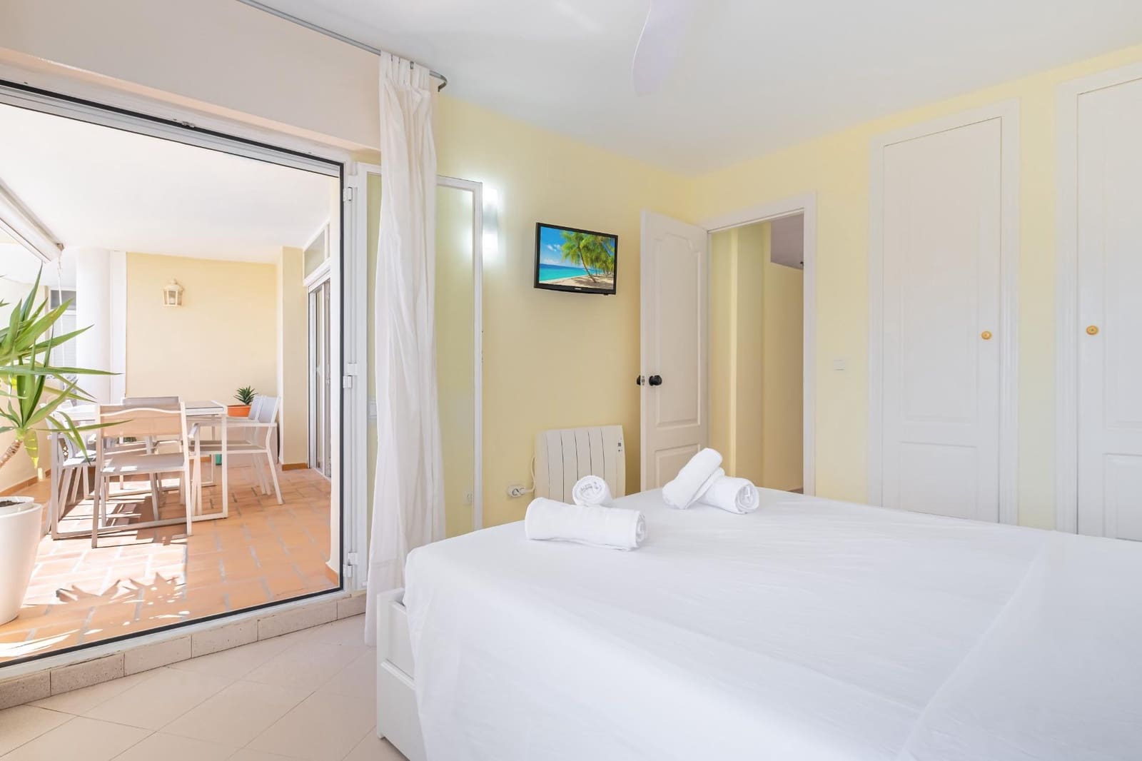 2 sovrum Lägenhet att hyra i Arenal med pool garage - 1 600 € (Ref: 10075657)