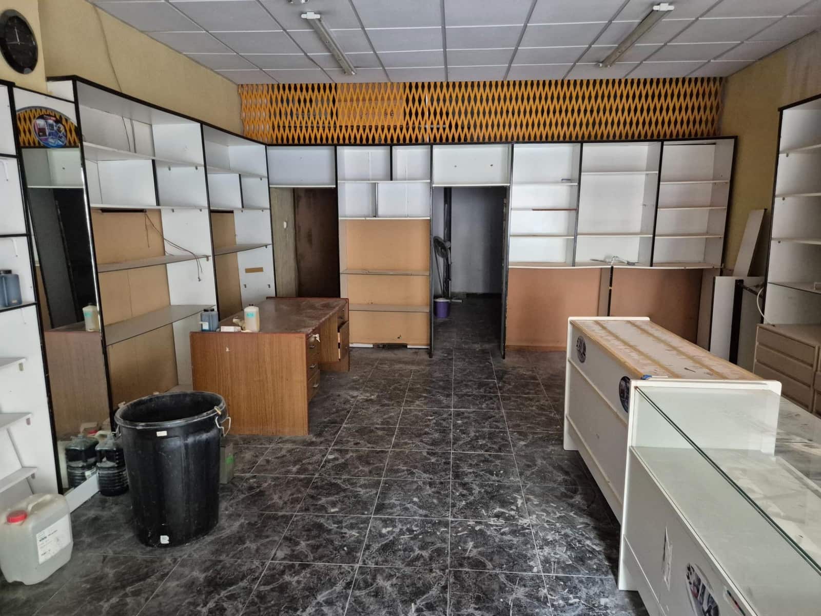 Komercyjne do wynajęcia w Elche / Elx - 350 € (Ref: 10075658)