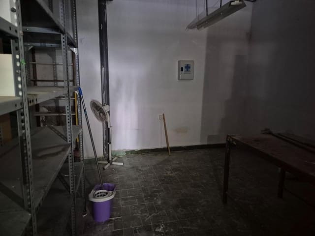 Komercyjne do wynajęcia w Elche / Elx - 350 € (Ref: 10075658)