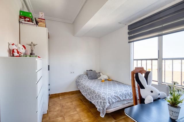 4 makuuhuone Asunto myytävänä paikassa Almoradí - 89 900 € (Ref: 10075659)
