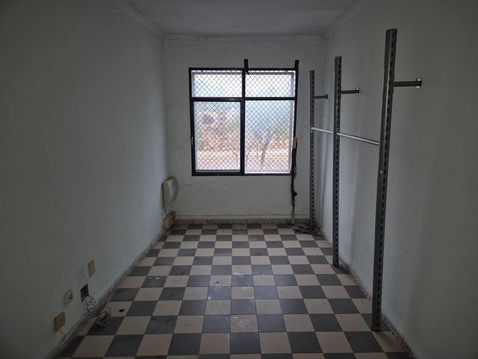 Entreprise à louer à Elche / Elx - 1 700 € (Ref: 10086149)