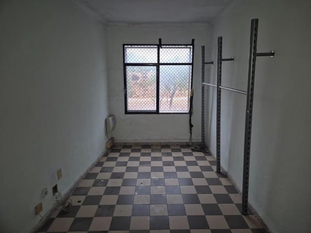 Bedrijf te huur in Elche / Elx - € 1.700 (Ref: 10086149)
