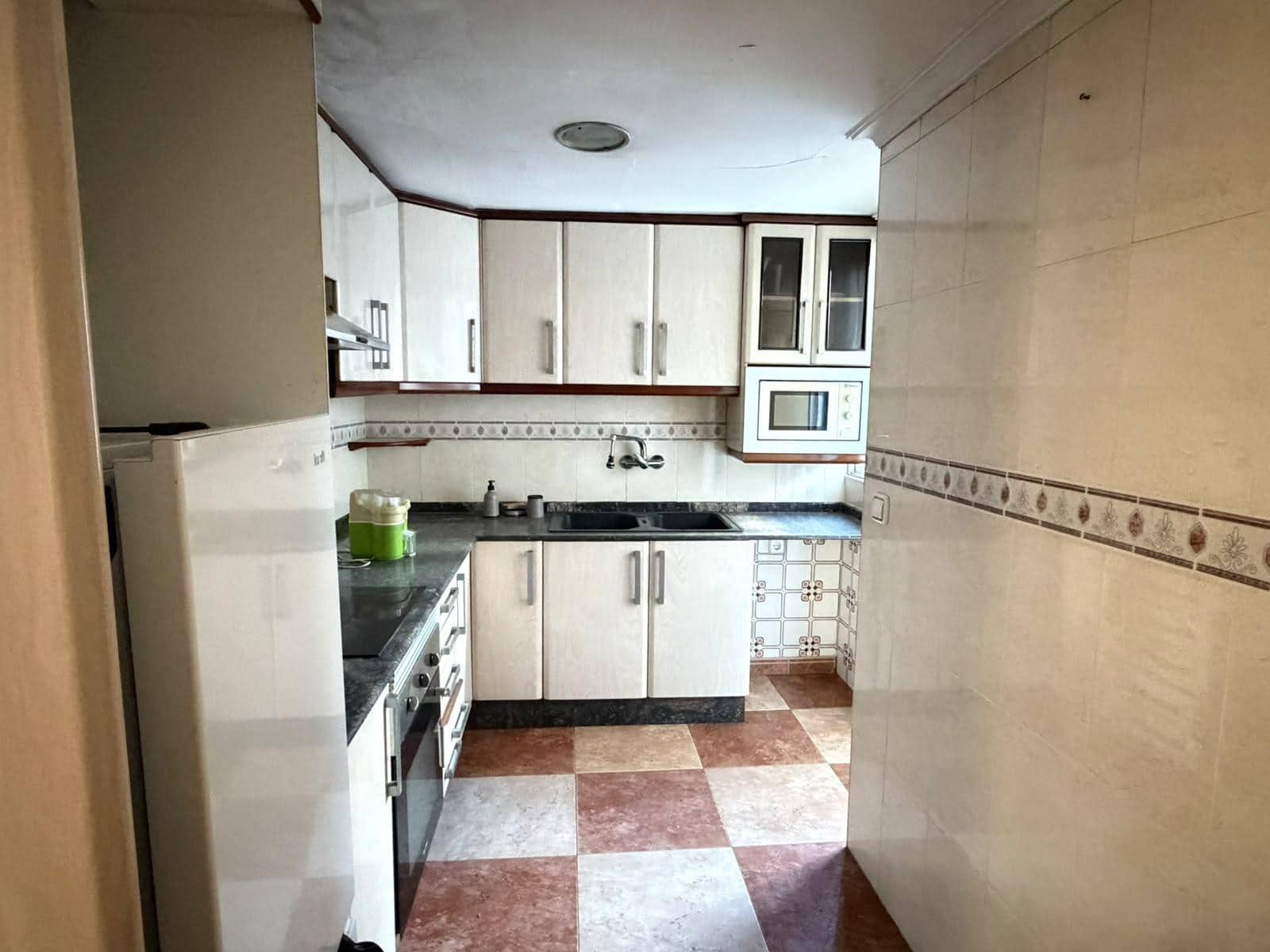 Piso de 4 habitaciones en Canals en venta - 95.000 € (Ref: 10094634)