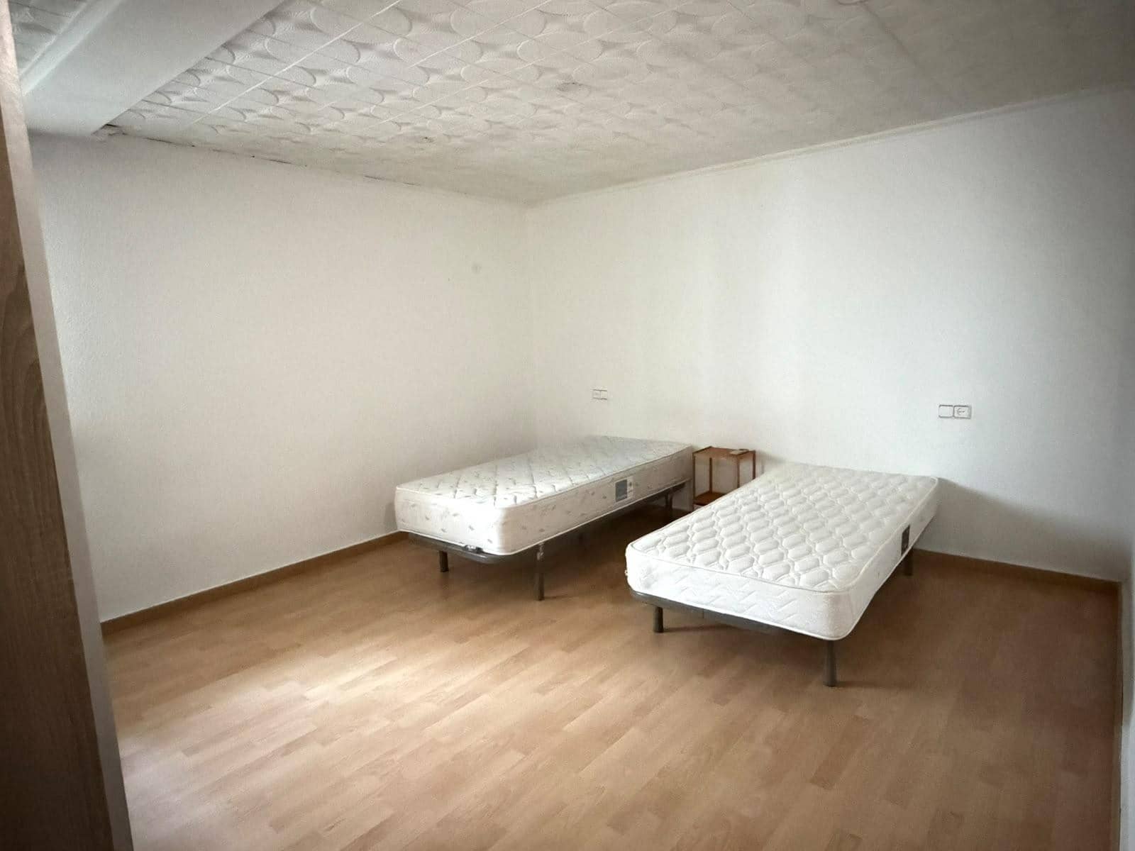Piso de 4 habitaciones en Canals en venta - 95.000 € (Ref: 10094634)