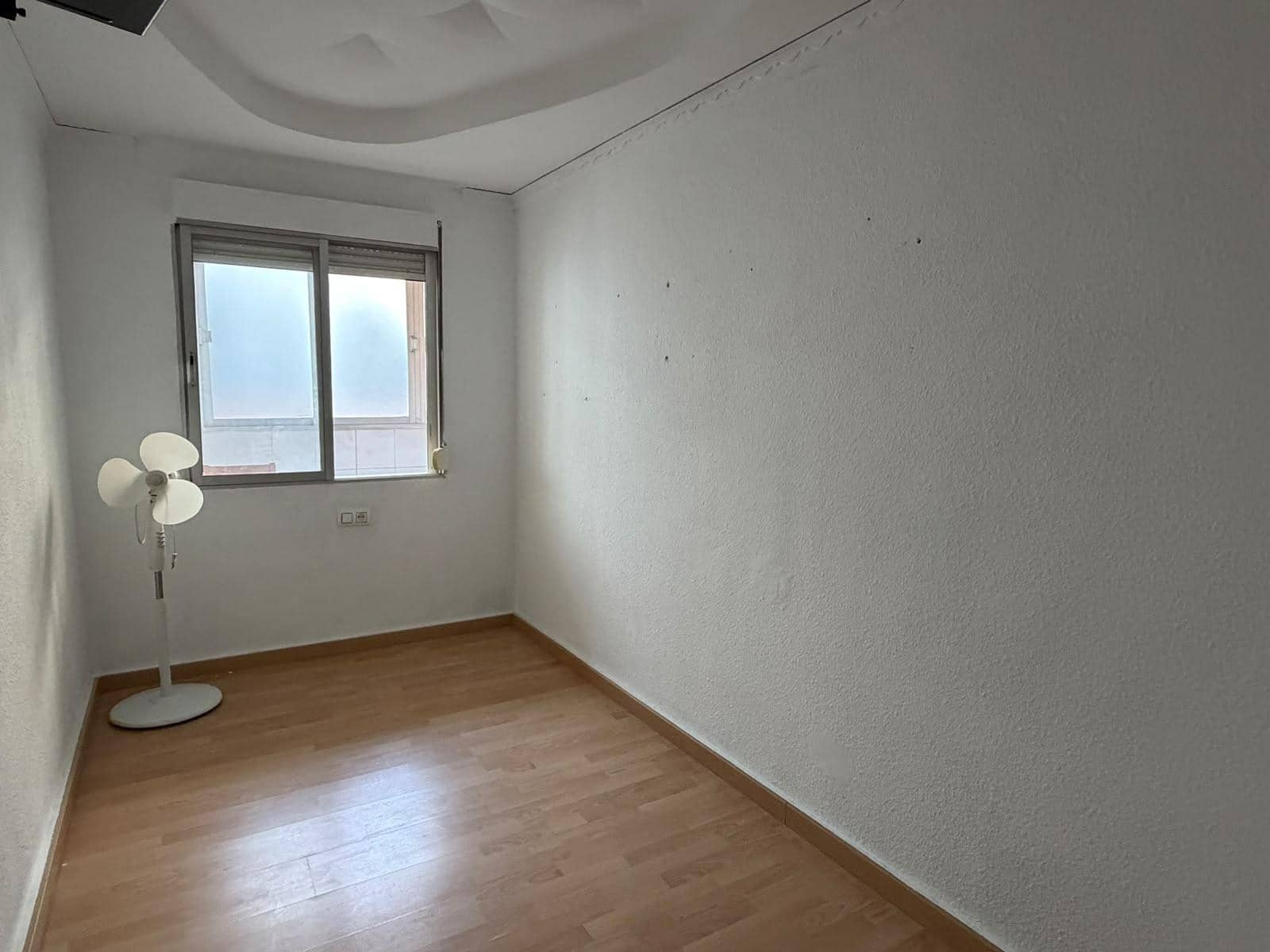 Piso de 4 habitaciones en Canals en venta - 95.000 € (Ref: 10094634)
