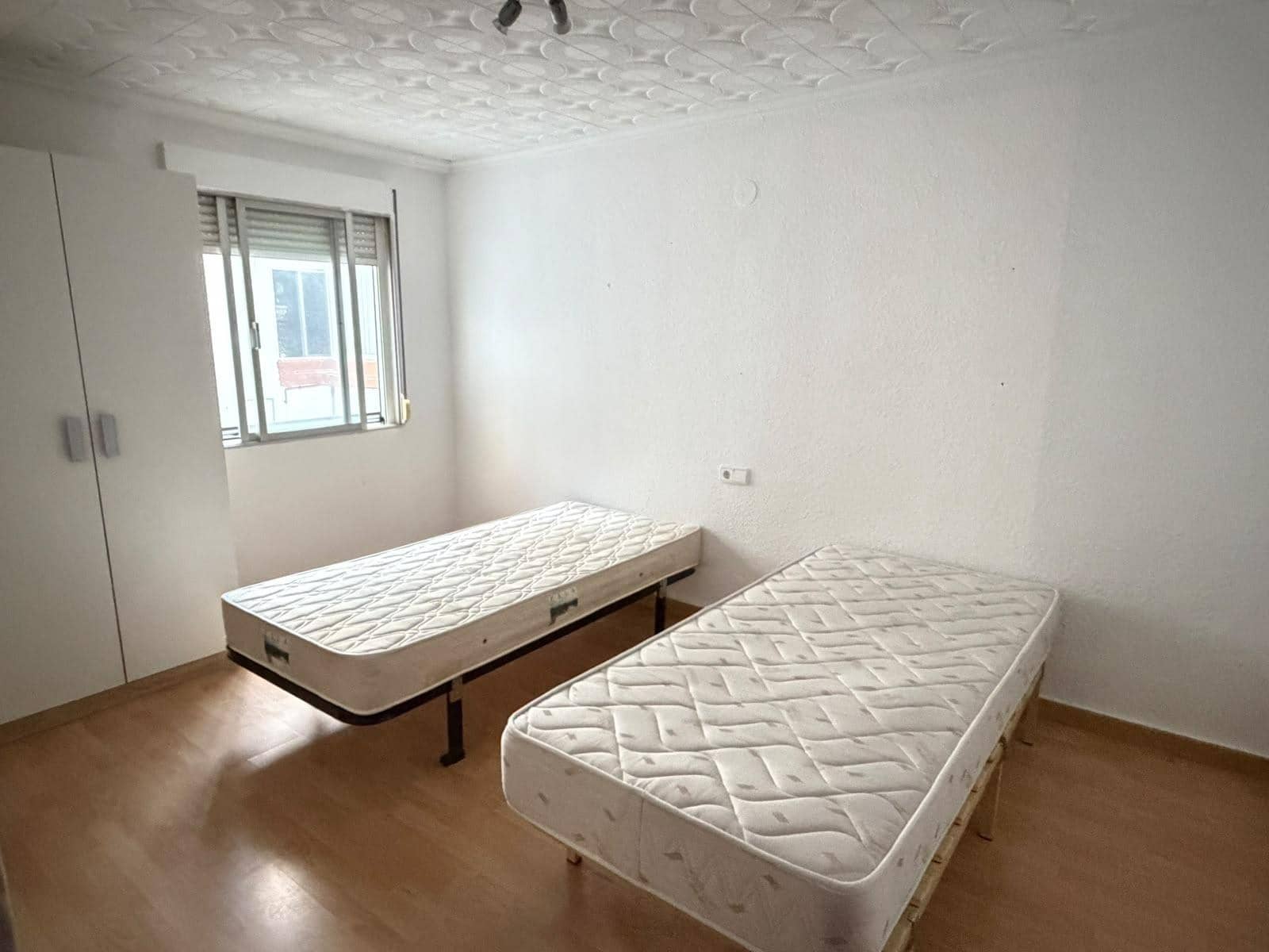 Piso de 4 habitaciones en Canals en venta - 95.000 € (Ref: 10094634)