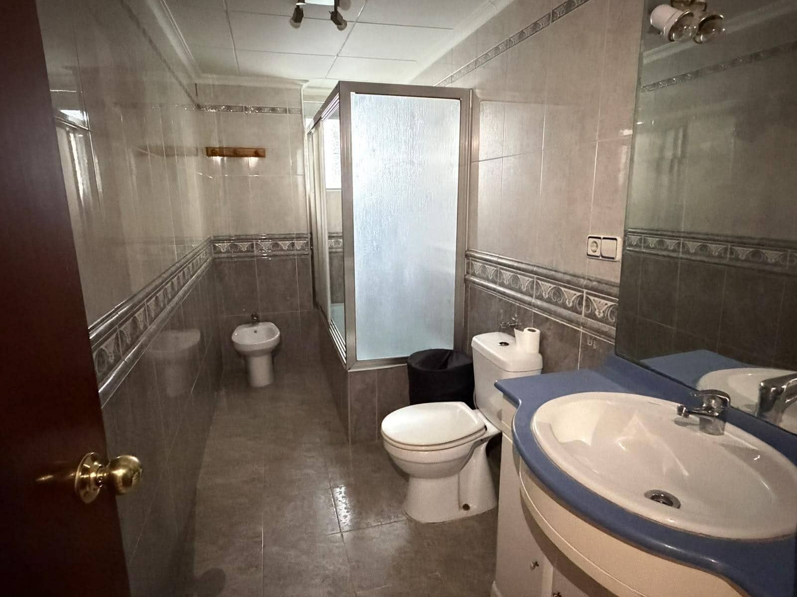4 bedroom Flat for sale in Canals - € 95,000 (Ref: 10094634)