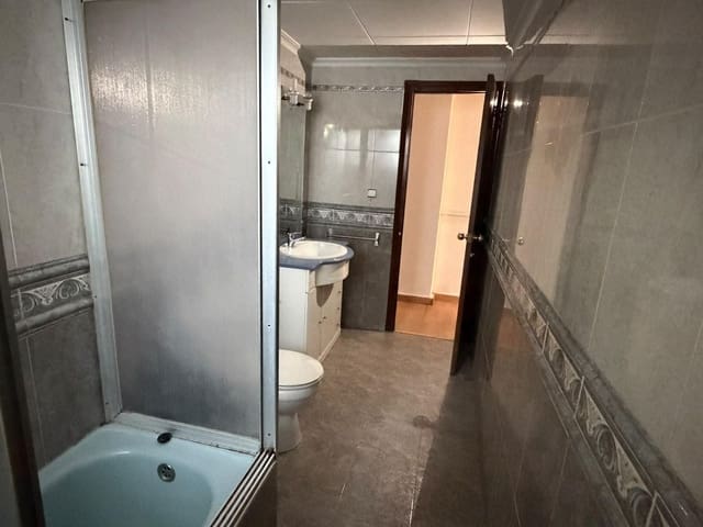 4 sovrum Lägenhet till salu i Canals - 95 000 € (Ref: 10094634)