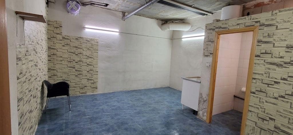 Local Commercial à louer à Alicante ville - 900 € (Ref: 10098411)