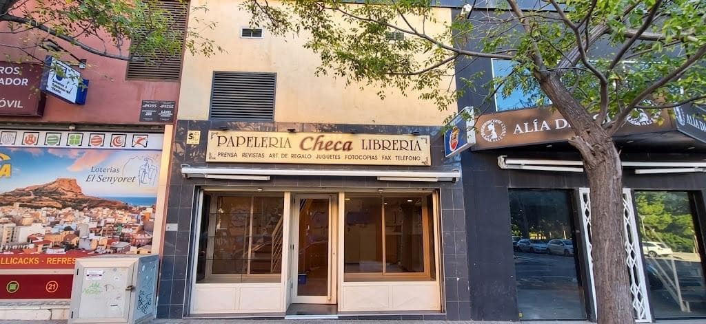 Local Commercial à louer à Alicante ville - 900 € (Ref: 10098411)