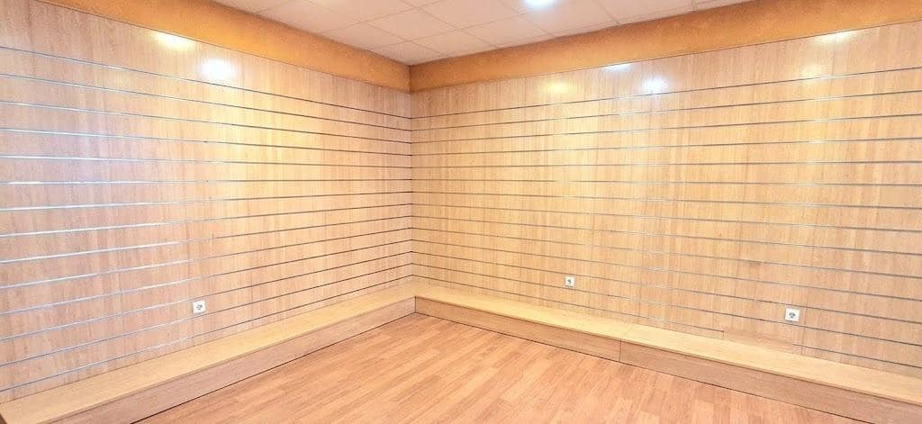 Commercial for rent in Alicante / Alacant city - € 900 (Ref: 10098411)