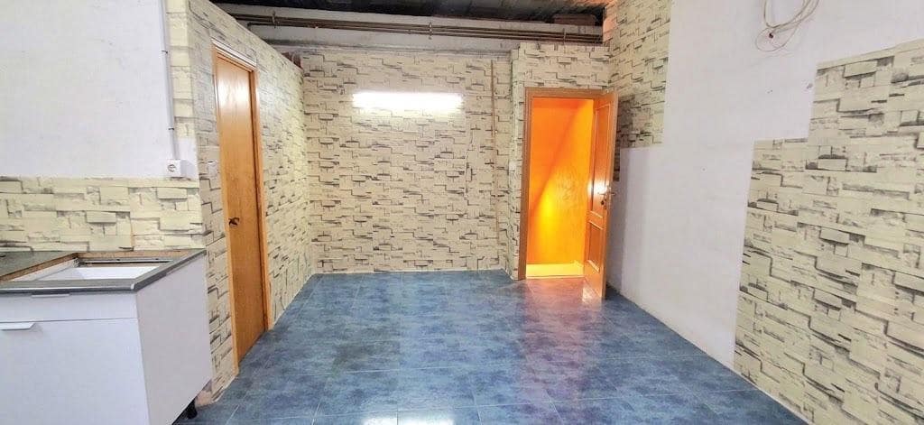 Commercial for rent in Alicante / Alacant city - € 900 (Ref: 10098411)