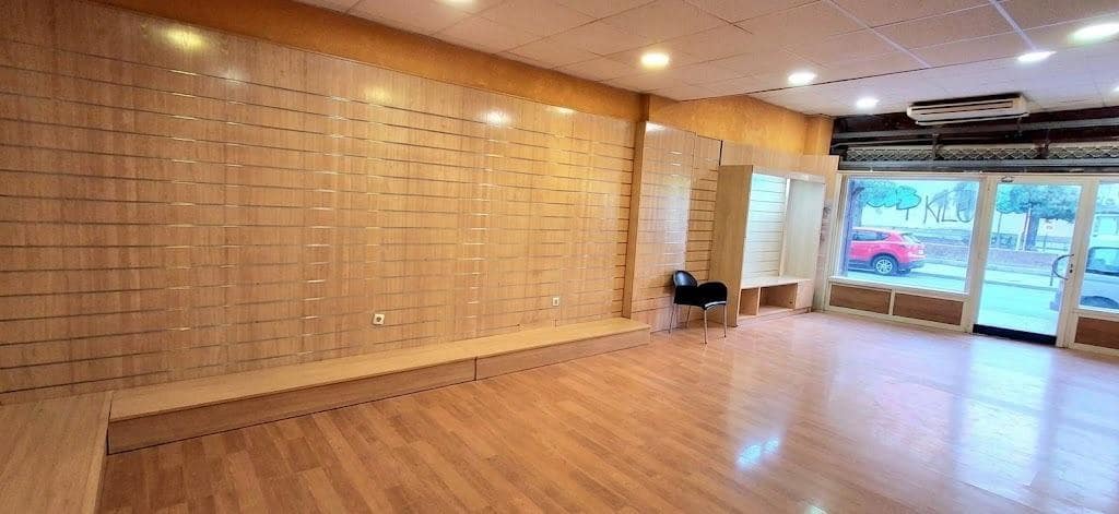 Commercial for rent in Alicante / Alacant city - € 900 (Ref: 10098411)