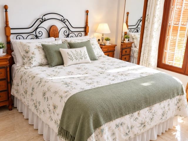Chalet de 3 habitaciones en Finestrat en alquiler con piscina - 3.490 € (Ref: 10100442)