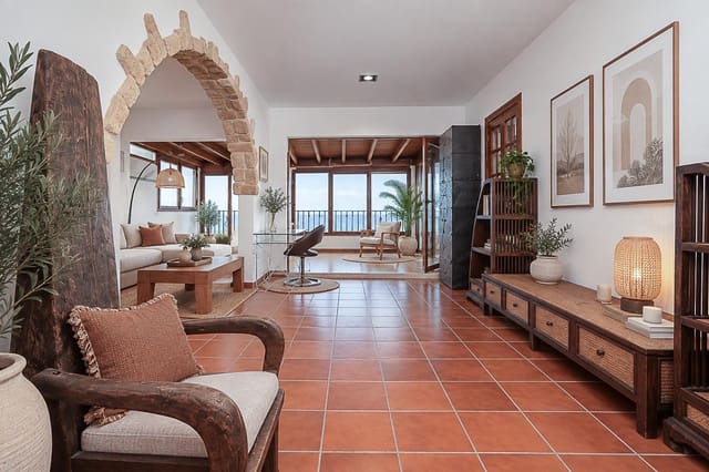 Bungalow de 3 habitaciones en El Campello en venta con piscina garaje - 650.000 € (Ref: 10100444)