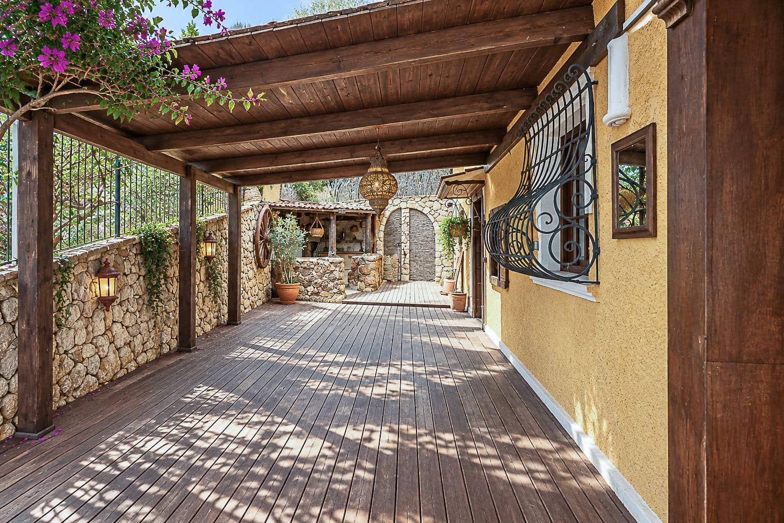 3 soveværelse Bungalow til salg i El Campello med swimmingpool garage - € 650.000 (Ref: 10100444)
