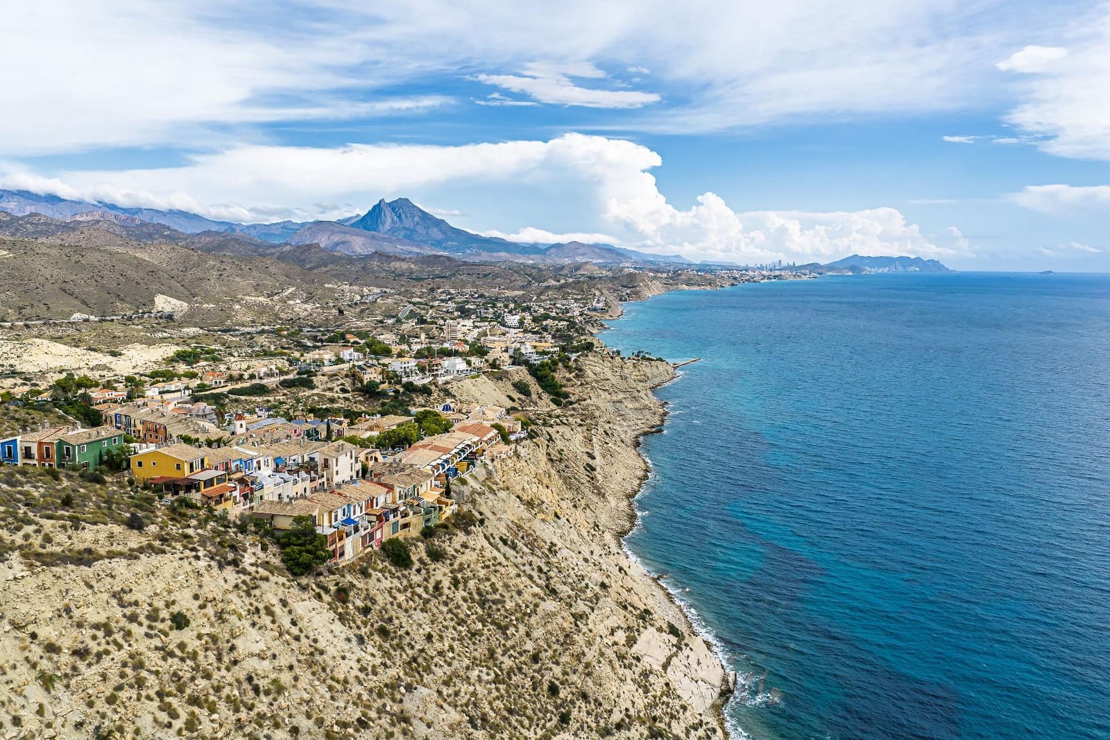 3 soveværelse Bungalow til salg i El Campello med swimmingpool garage - € 650.000 (Ref: 10100444)