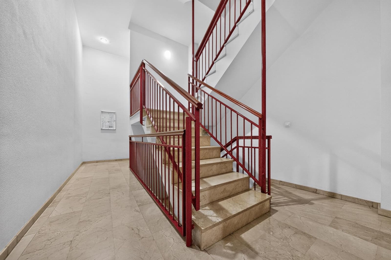 2 chambre Penthouse à vendre à Alicante ville avec garage - 220 000 € (Ref: 10115876)