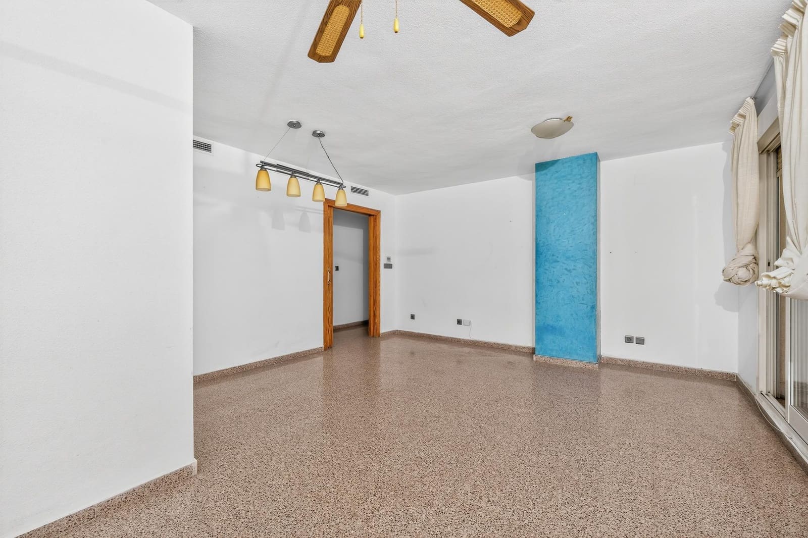 2 chambre Penthouse à vendre à Alicante ville avec garage - 220 000 € (Ref: 10115876)