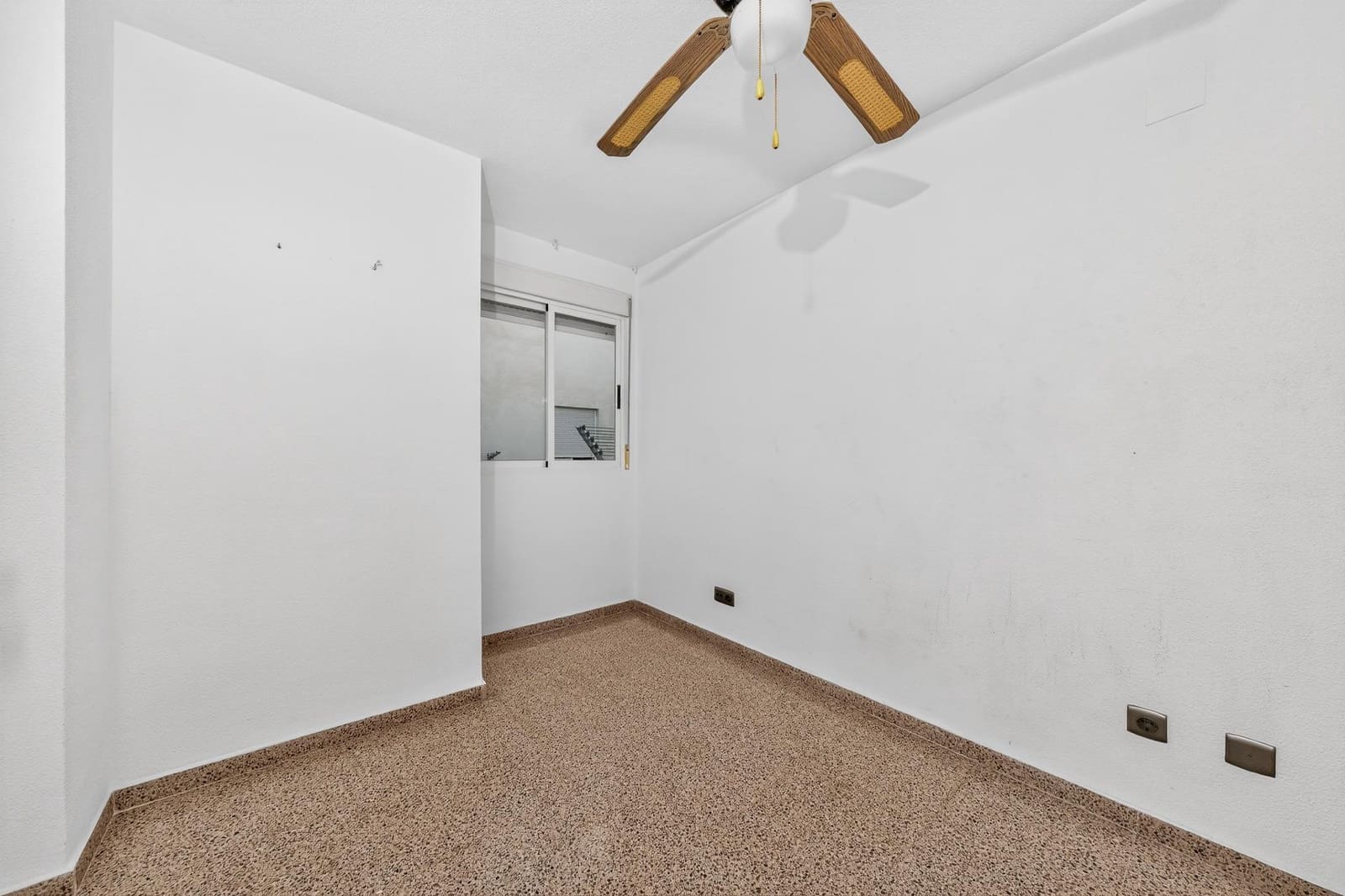 2 chambre Penthouse à vendre à Alicante ville avec garage - 220 000 € (Ref: 10115876)
