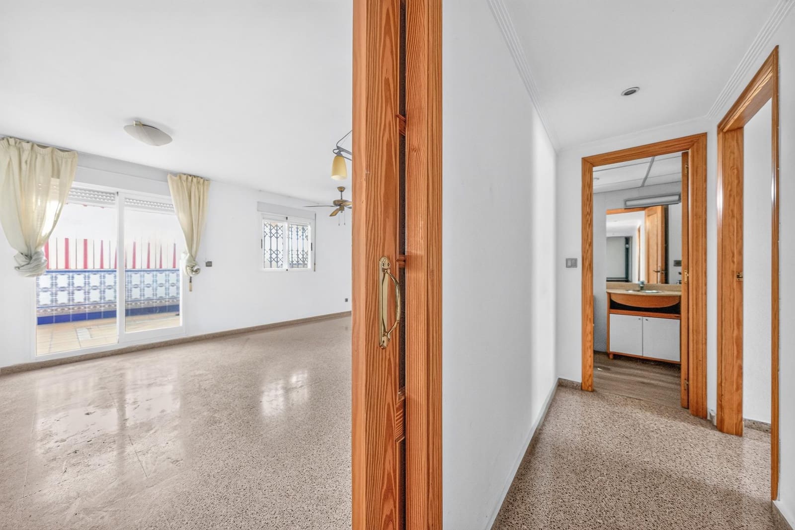 2 chambre Penthouse à vendre à Alicante ville avec garage - 220 000 € (Ref: 10115876)