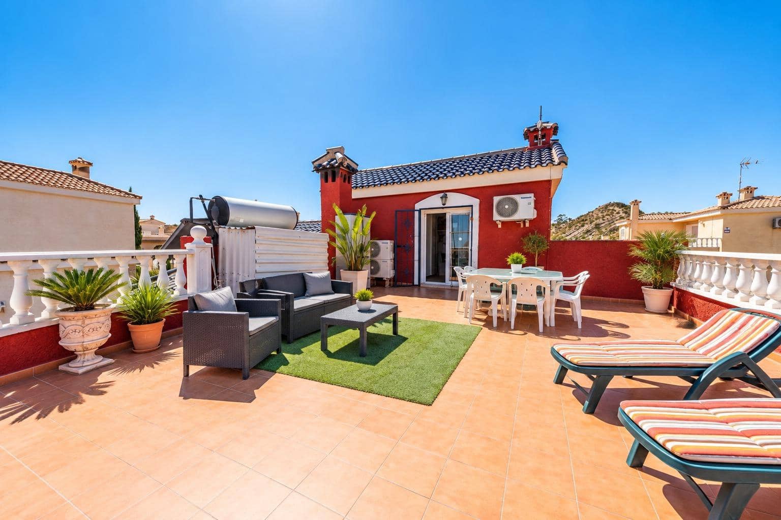 7 sypialnia Willa na sprzedaż w Monforte del Cid z basenem - 800 000 € (Ref: 10115877)