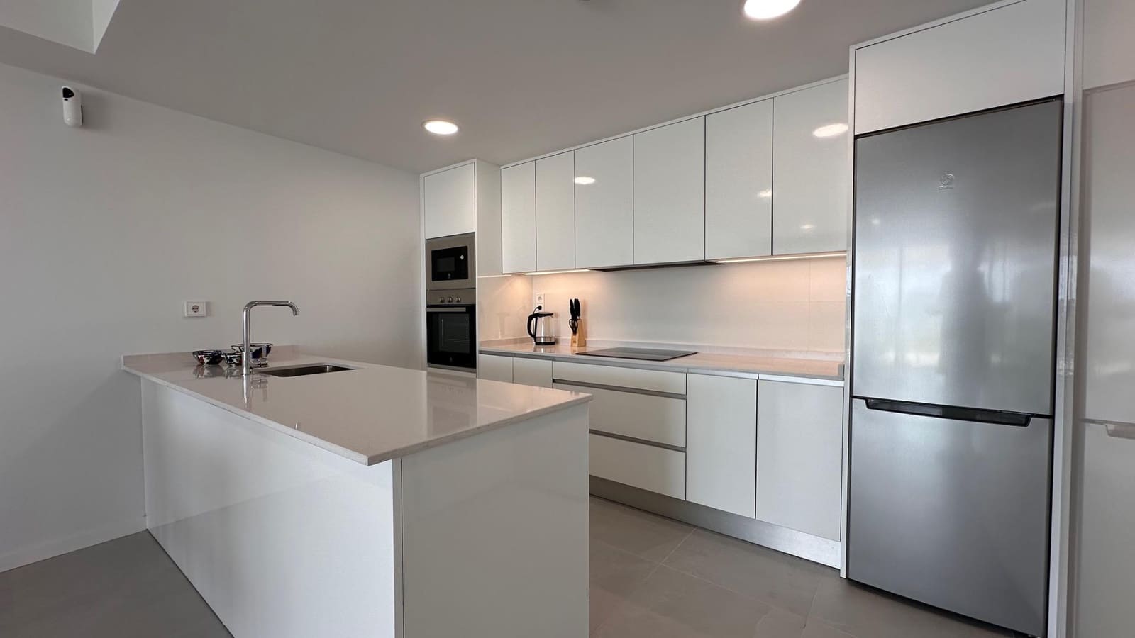 2 bedroom Apartment for rent in Finestrat with pool garage - € 1,850 (Ref: 10131996)