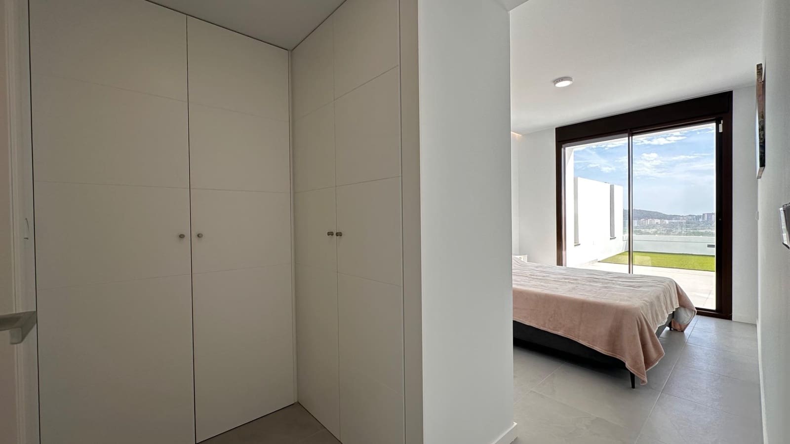 2 bedroom Apartment for rent in Finestrat with pool garage - € 1,850 (Ref: 10131996)