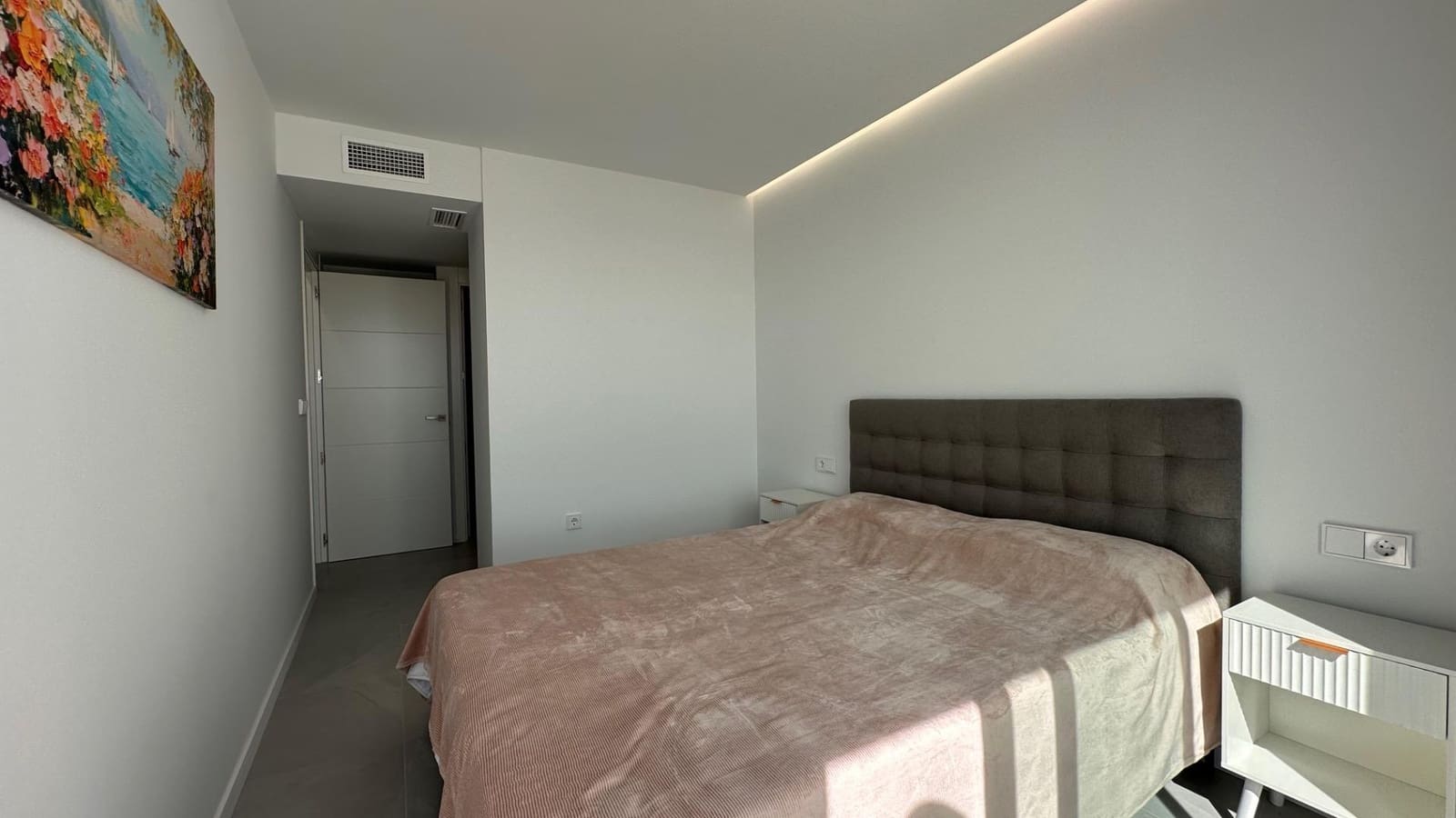 2 bedroom Apartment for rent in Finestrat with pool garage - € 1,850 (Ref: 10131996)