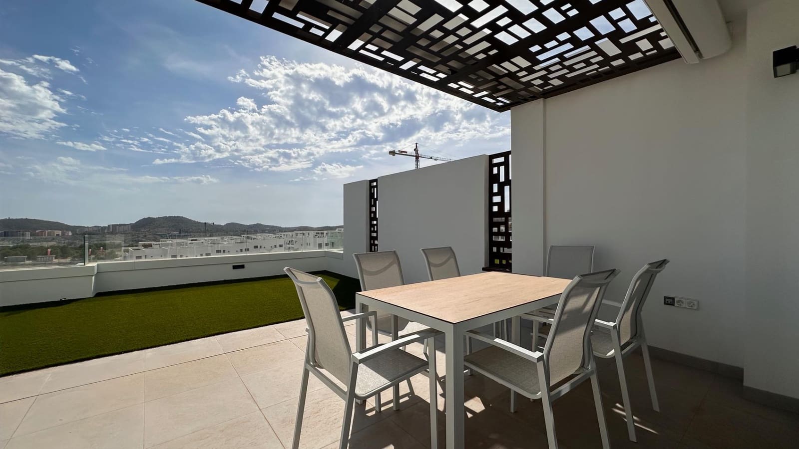 2 bedroom Apartment for rent in Finestrat with pool garage - € 1,850 (Ref: 10131996)