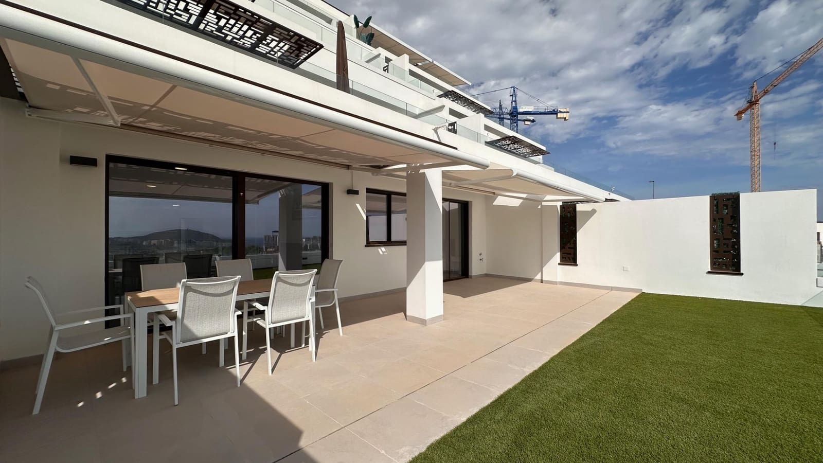 2 bedroom Apartment for rent in Finestrat with pool garage - € 1,850 (Ref: 10131996)