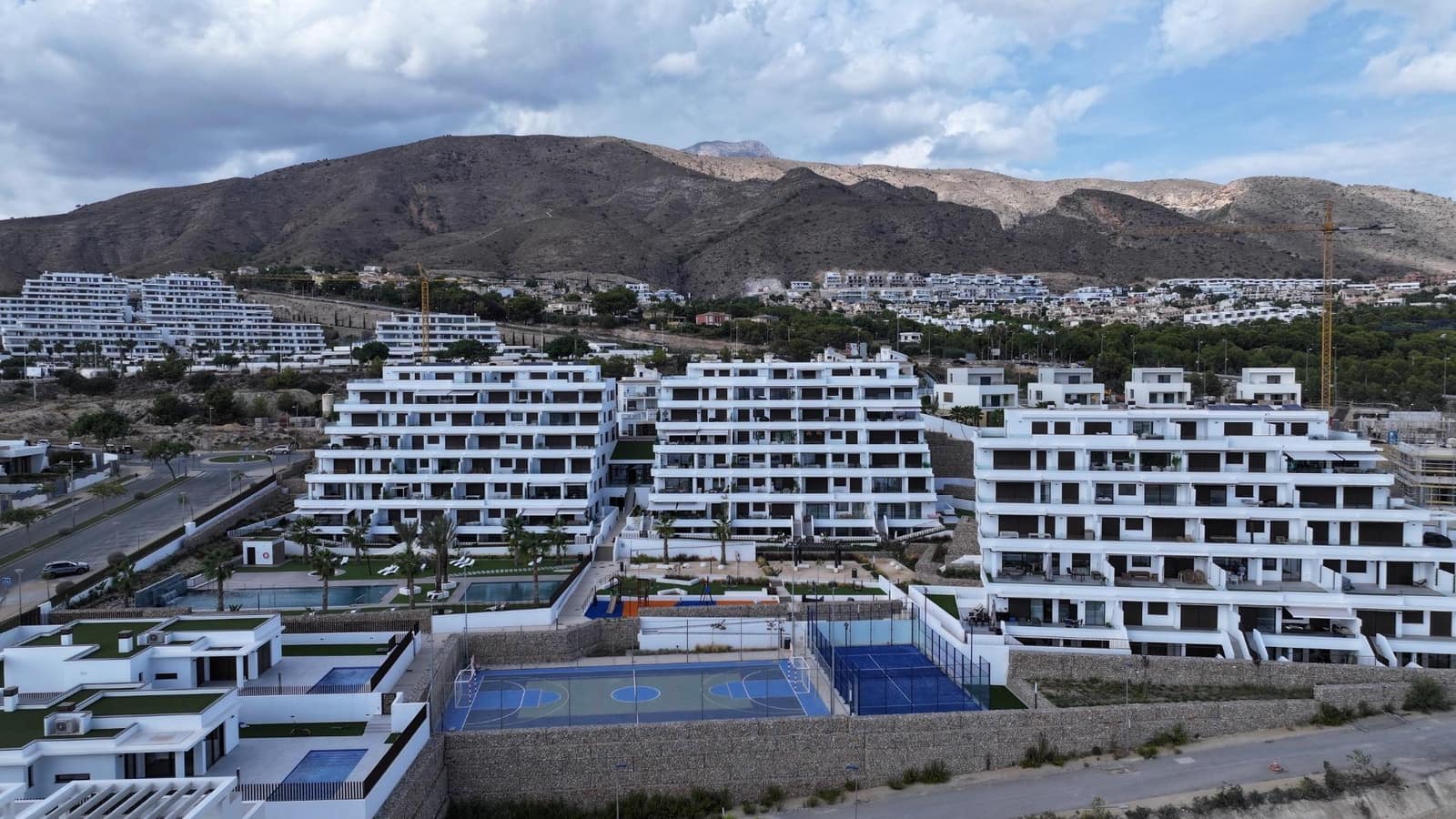 2 bedroom Apartment for rent in Finestrat with pool garage - € 1,850 (Ref: 10131996)