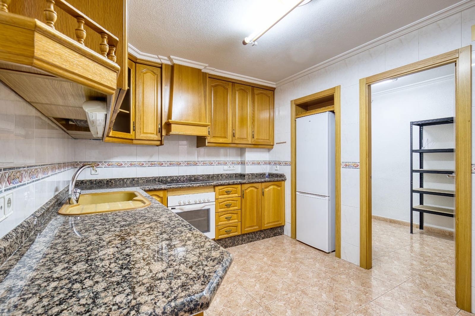 3 bedroom Flat for sale in Elche / Elx with garage - € 155,000 (Ref: 10131998)