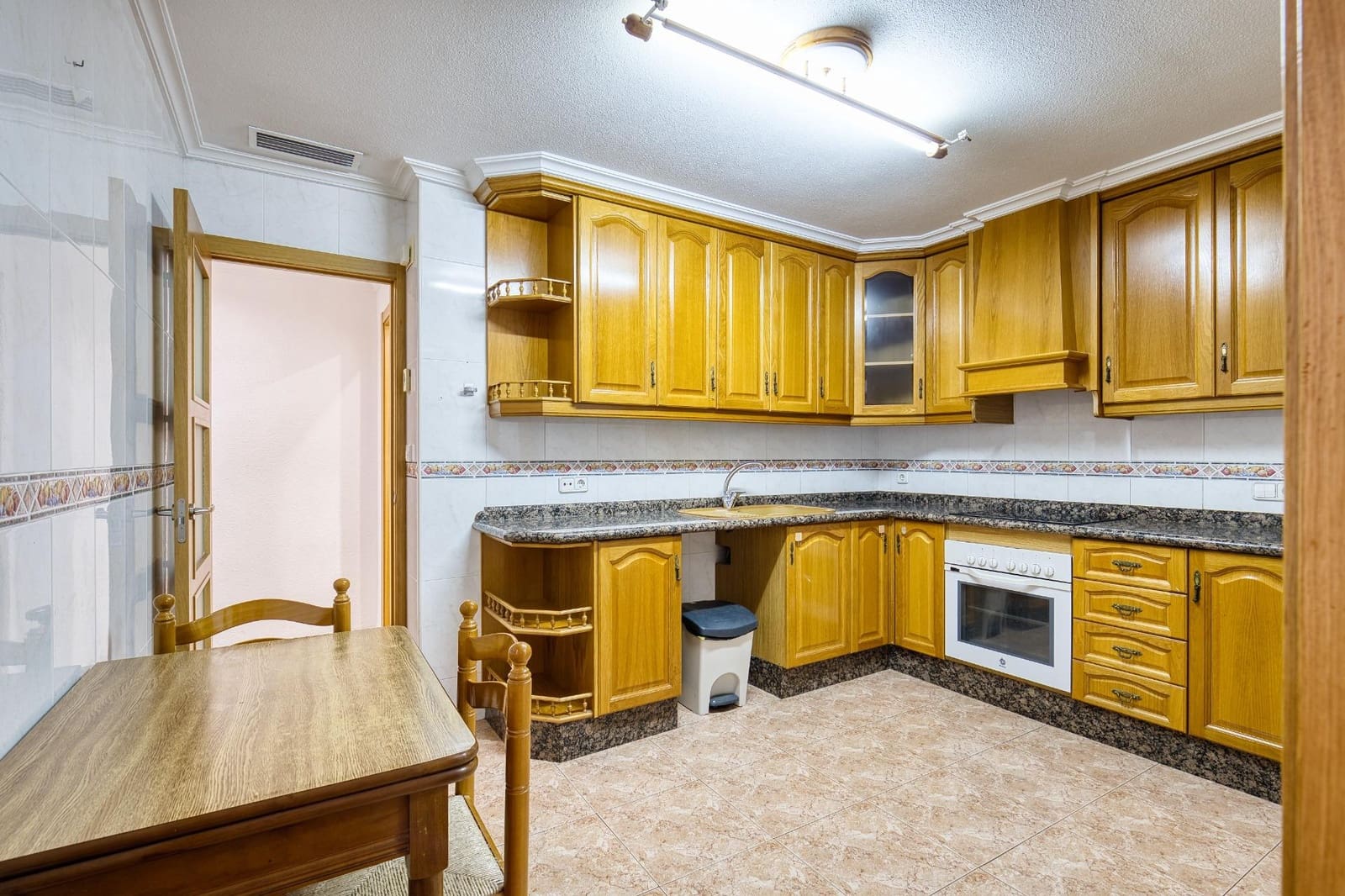 3 bedroom Flat for sale in Elche / Elx with garage - € 155,000 (Ref: 10131998)