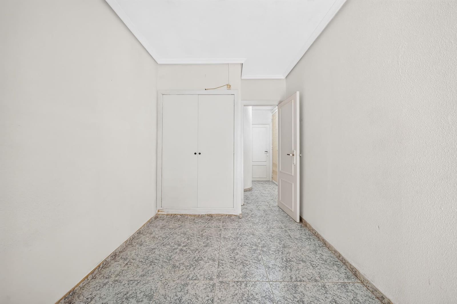 3 soverom Leilighet til salgs i Alicante by med svømmebasseng - € 250 000 (Ref: 10142621)