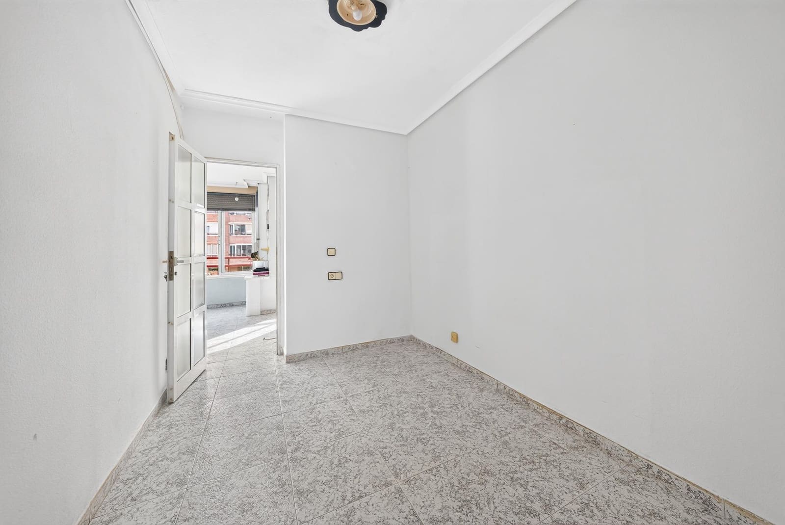 3 soverom Leilighet til salgs i Alicante by med svømmebasseng - € 250 000 (Ref: 10142621)