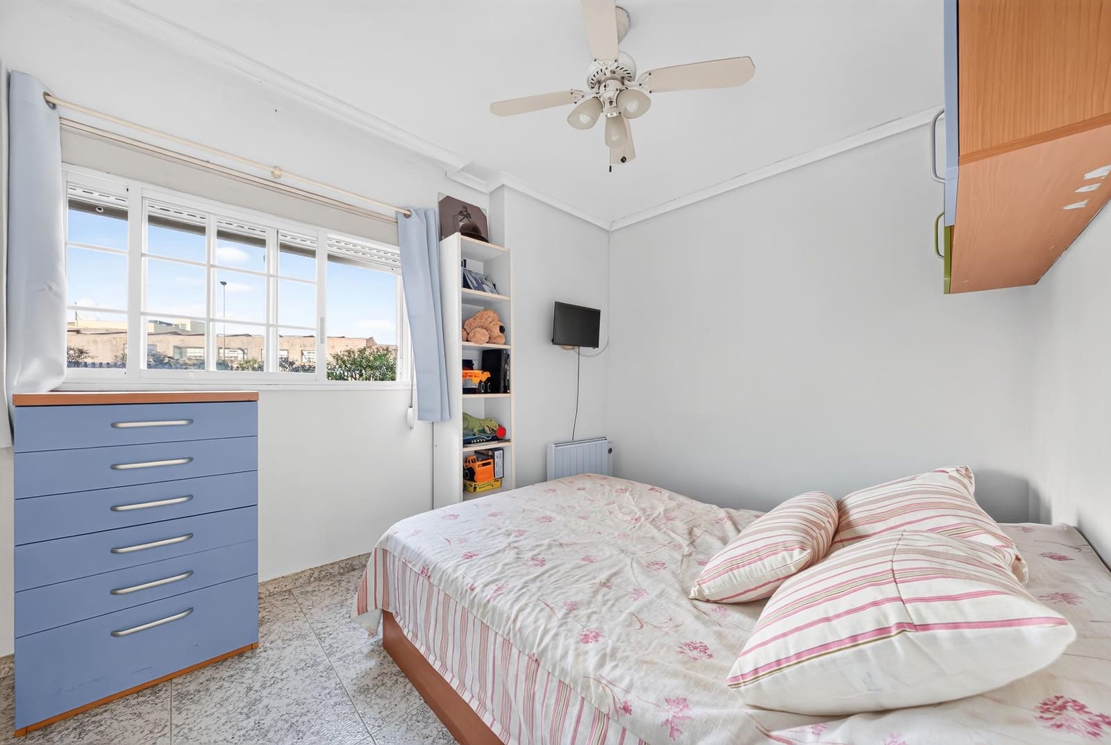 3 soverom Leilighet til salgs i Alicante by med svømmebasseng - € 250 000 (Ref: 10142621)