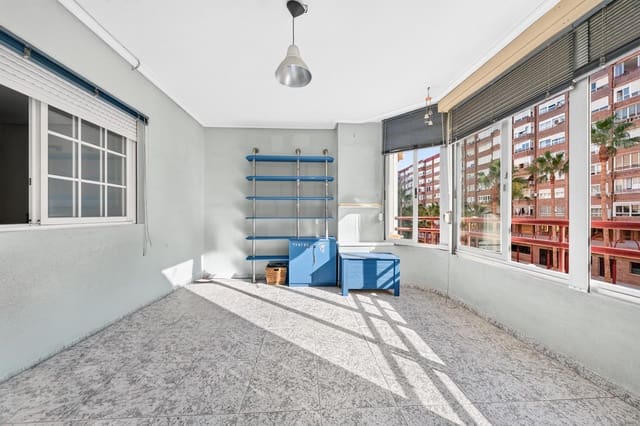 3 soverom Leilighet til salgs i Alicante by med svømmebasseng - € 250 000 (Ref: 10142621)
