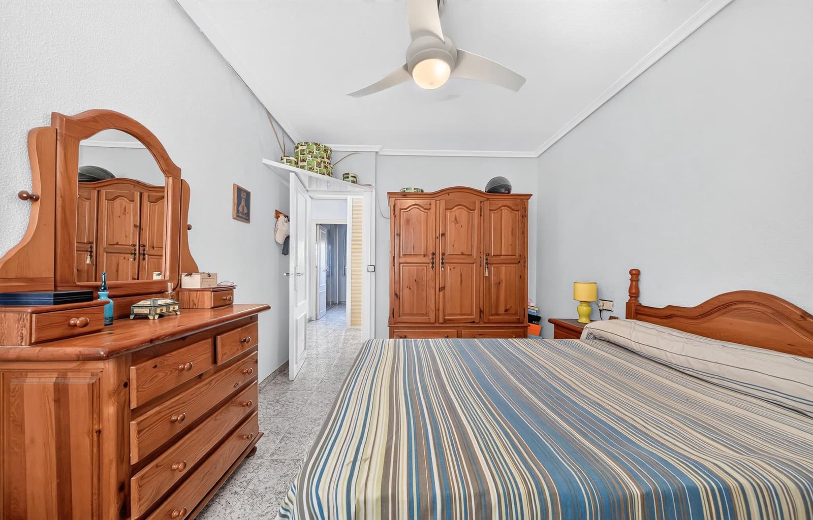 3 soverom Leilighet til salgs i Alicante by med svømmebasseng - € 250 000 (Ref: 10142621)