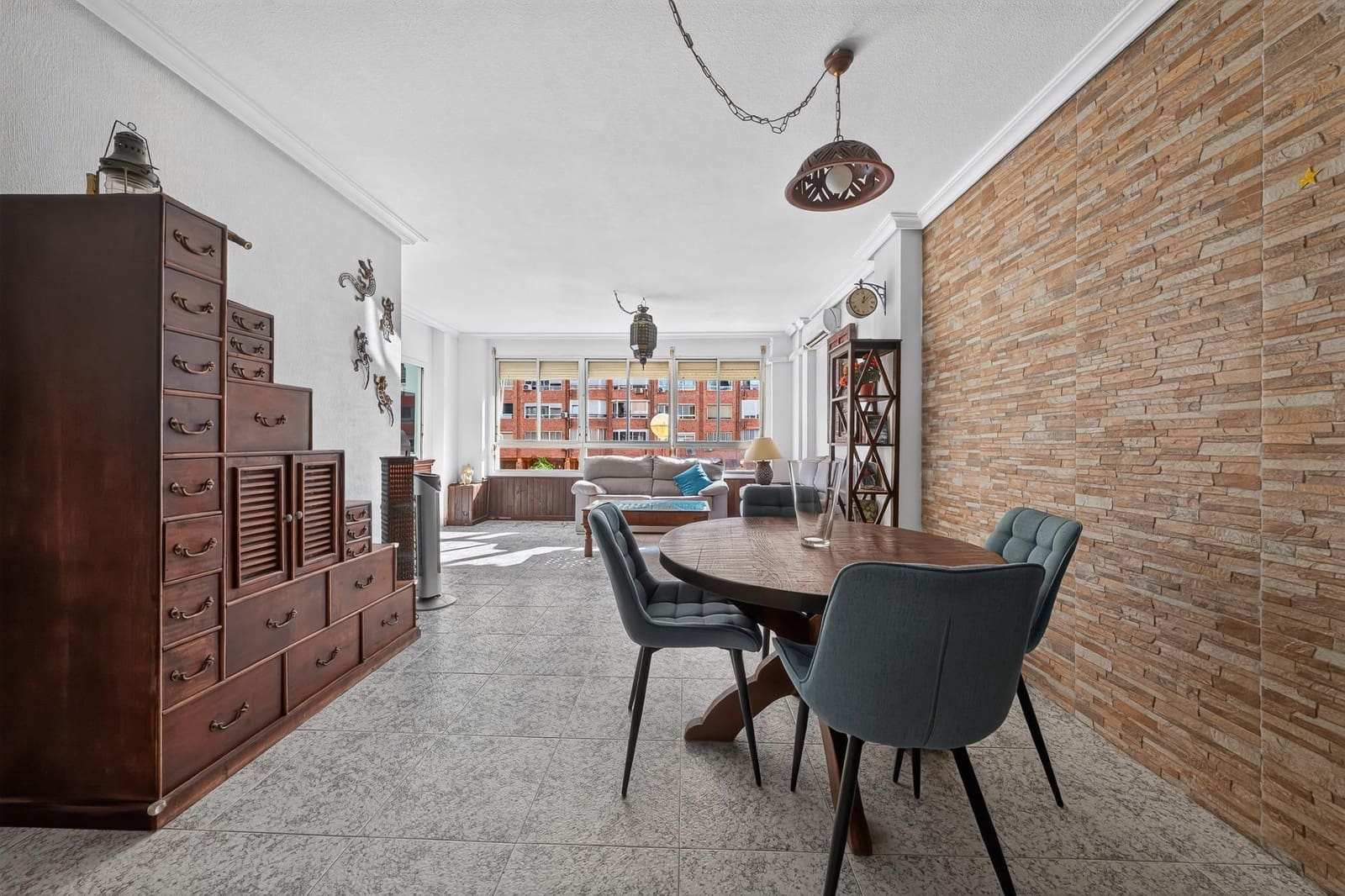 3 soverom Leilighet til salgs i Alicante by med svømmebasseng - € 250 000 (Ref: 10142621)