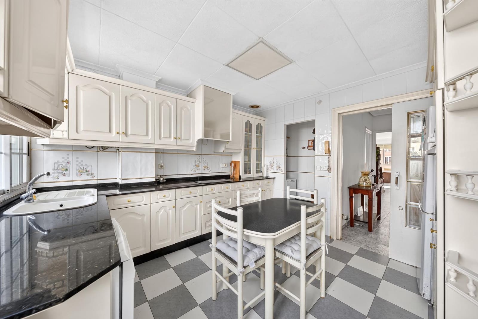 3 soverom Leilighet til salgs i Alicante by med svømmebasseng - € 250 000 (Ref: 10142621)