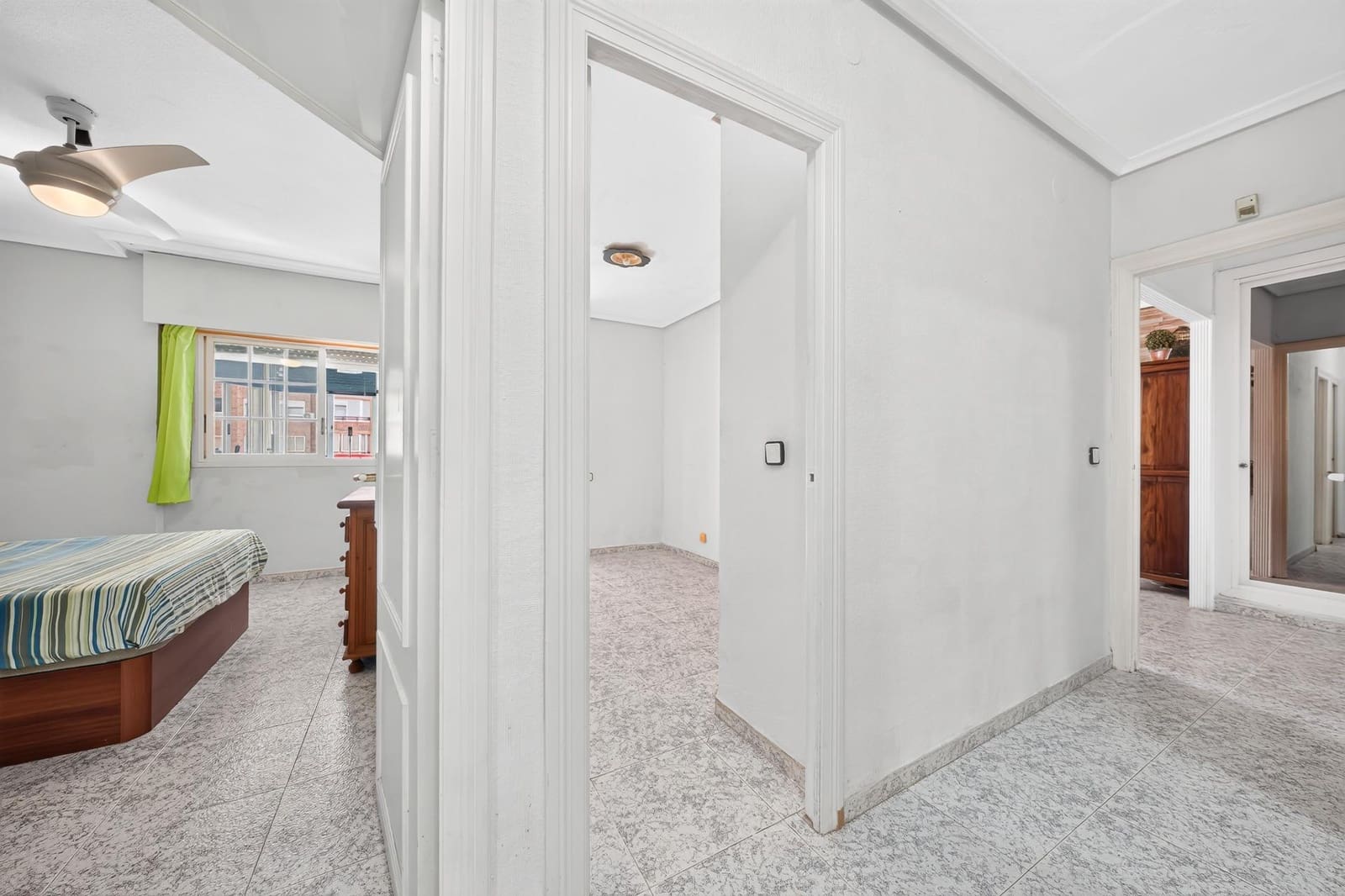 3 soverom Leilighet til salgs i Alicante by med svømmebasseng - € 250 000 (Ref: 10142621)