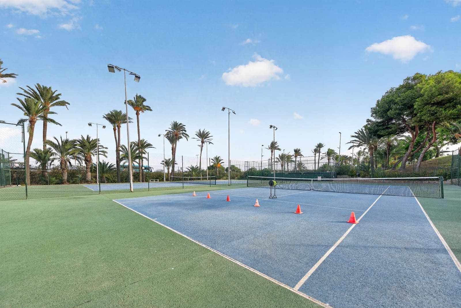 3 soverom Leilighet til salgs i Alicante by med svømmebasseng - € 250 000 (Ref: 10142621)