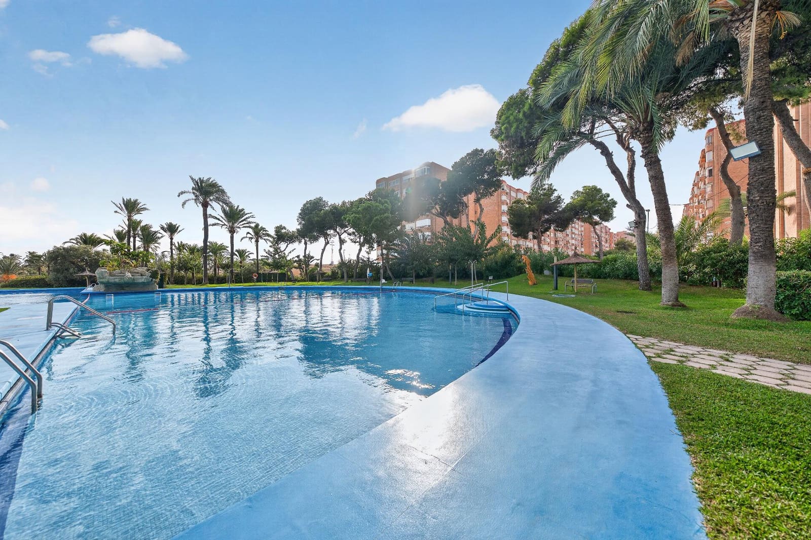 3 soverom Leilighet til salgs i Alicante by med svømmebasseng - € 250 000 (Ref: 10142621)
