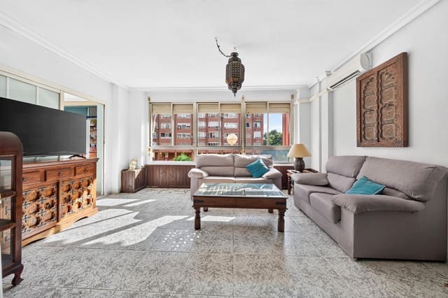 3 soverom Leilighet til salgs i Alicante by med svømmebasseng - € 250 000 (Ref: 10142621)