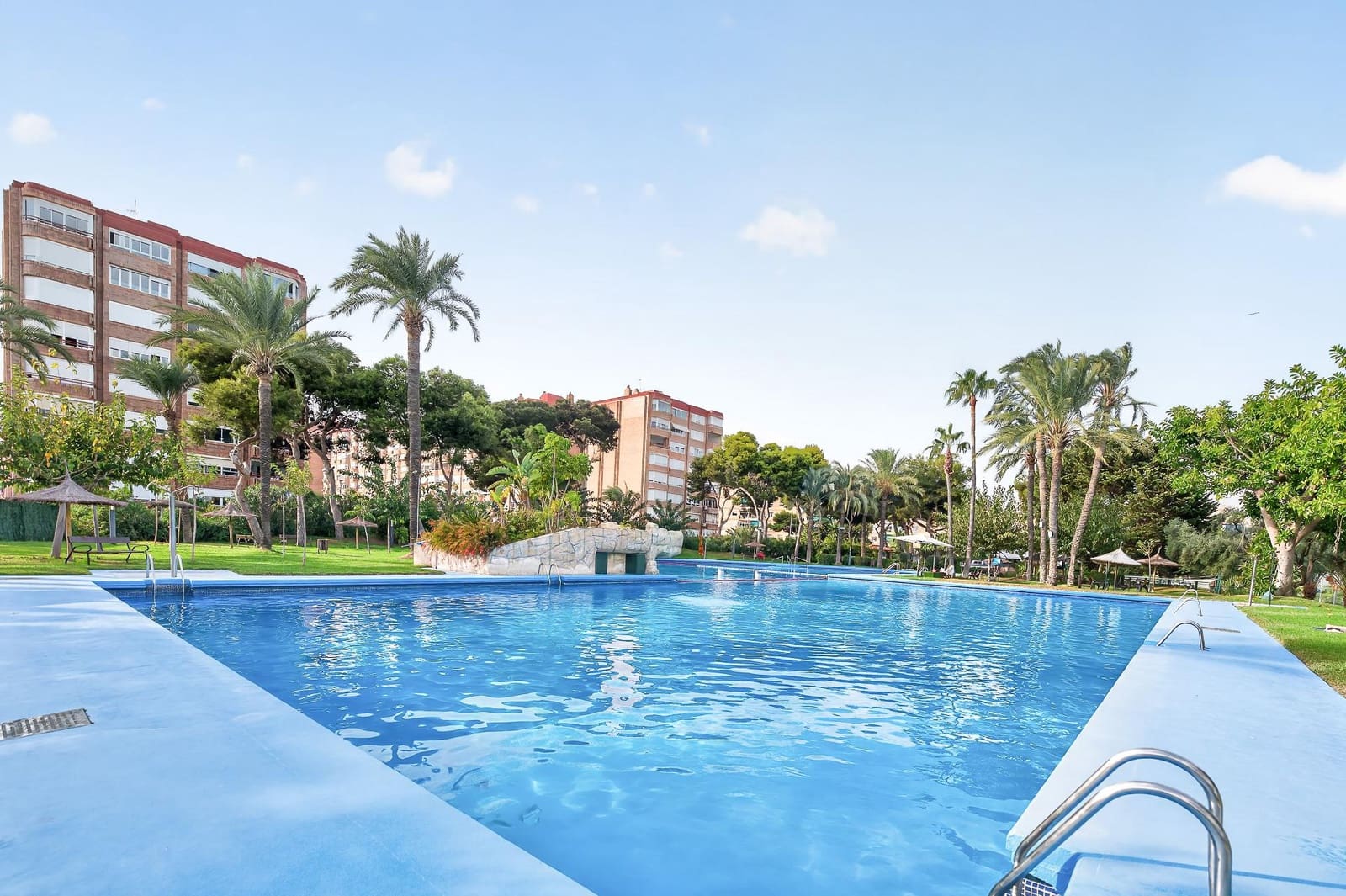 3 soverom Leilighet til salgs i Alicante by med svømmebasseng - € 250 000 (Ref: 10142621)