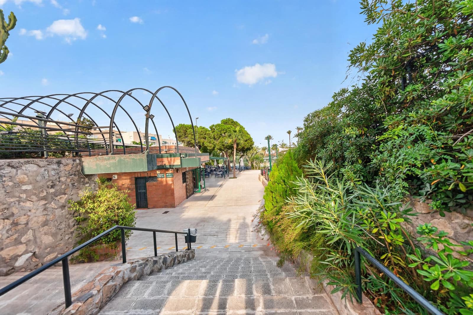 3 soverom Leilighet til salgs i Alicante by med svømmebasseng - € 250 000 (Ref: 10142621)