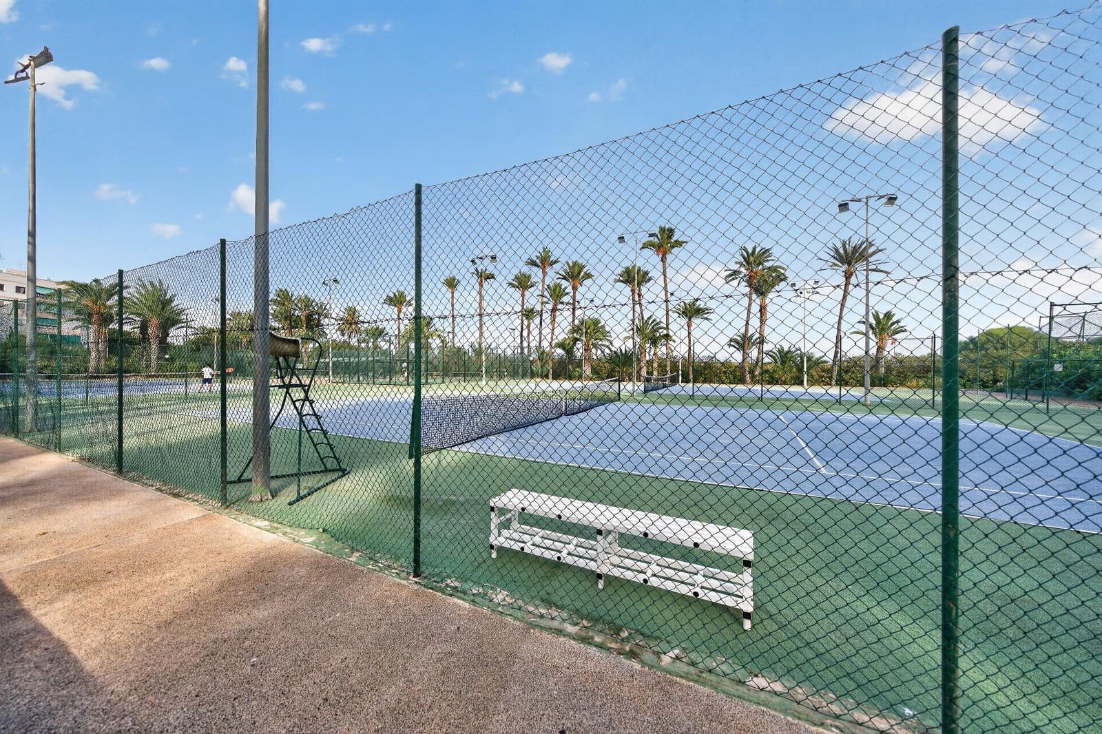 3 soverom Leilighet til salgs i Alicante by med svømmebasseng - € 250 000 (Ref: 10142621)