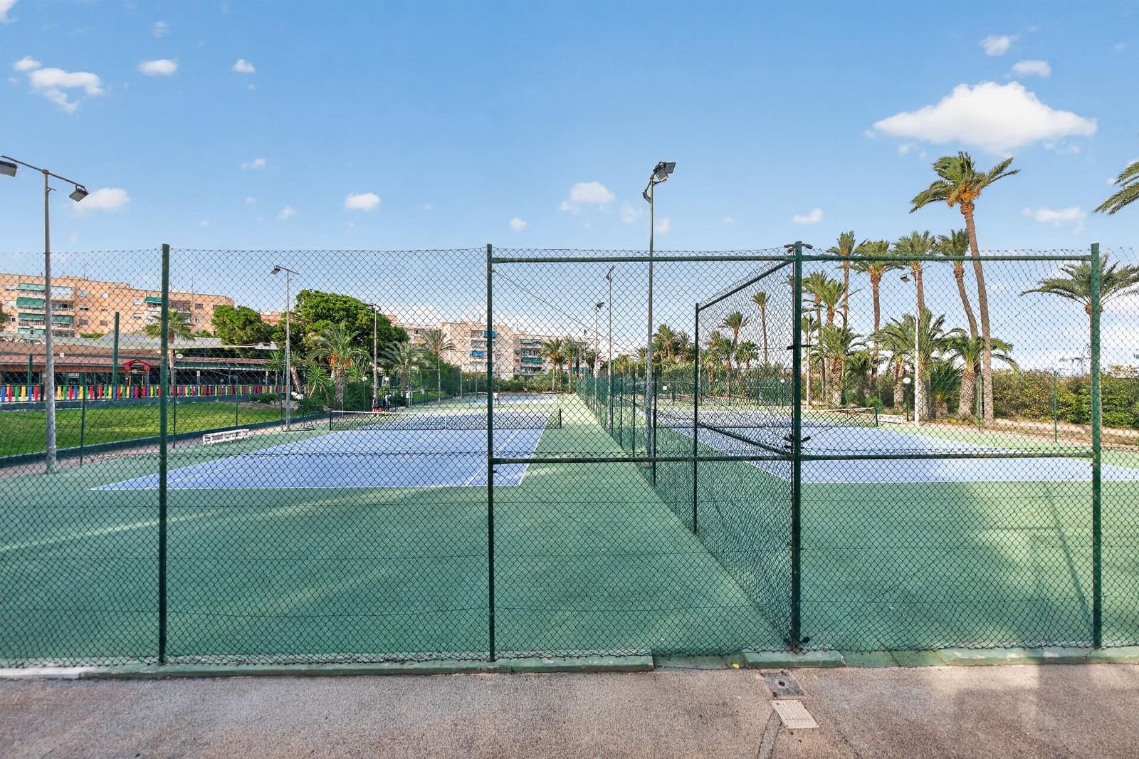3 soverom Leilighet til salgs i Alicante by med svømmebasseng - € 250 000 (Ref: 10142621)